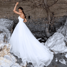 Load image into Gallery viewer, Backless Wedding Dress-Princess Tulle Beach Bridal Gown | Wedding Dresses