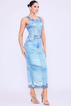 Load image into Gallery viewer, Flattering Fit Denim Print Midi Dress