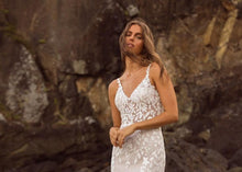 Load image into Gallery viewer, Mermaid Wedding Dress-Vintage Lace Wedding Dress | Detachable Sleeves | Wedding Dresses