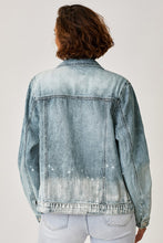 Load image into Gallery viewer, RISEN Button Up Ombre Washed Jacket | blue jean jacket