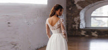 Load image into Gallery viewer, Simple Wedding Dress-Vintage Lace Long Sleeve Beach Wedding Dress | Wedding Dresses