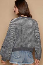 Load image into Gallery viewer, Heart Patch Zipper Point Sleeve Sweater
