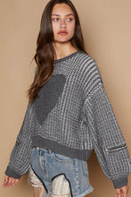 Load image into Gallery viewer, Heart Patch Zipper Point Sleeve Sweater
