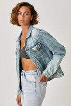 Load image into Gallery viewer, RISEN Button Up Ombre Washed Jacket | blue jean jacket
