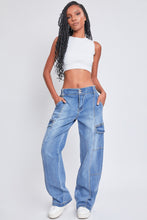 Load image into Gallery viewer, Cargo Jeans | High-Rise Straight Cargo Blue Jeans
