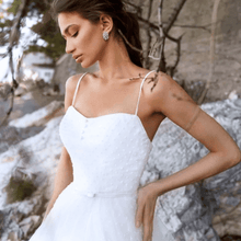 Load image into Gallery viewer, Backless Wedding Dress-Princess Tulle Beach Bridal Gown | Wedding Dresses
