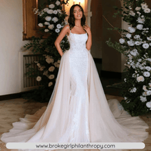 Load image into Gallery viewer, Mermaid Wedding Dress-Luxury Wedding Dress with Detachable Train | Wedding Dresses
