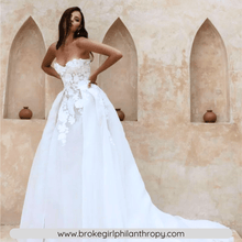 Load image into Gallery viewer, Beach Wedding Dress-Sexy Lace Strapless Wedding Dress | Wedding Dresses
